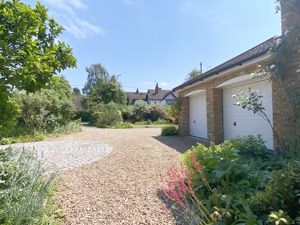 Photo 16- click for photo gallery